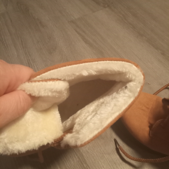 Women's SQL Faux Suede Winter Boot Size 6 - Picture 3 of 3